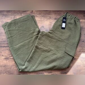 Fashion Nova Woman’s Olive Green Cargo Wide Leg Linen Pants